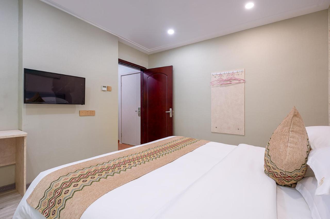 Frida Hotels Guangzhou Baiyun International Airport Esterno foto